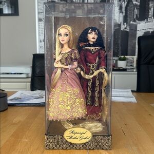 Rapunzel and Mother Gothel. Disney Store Fairytale Designer Collection NRFB